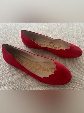 Sam Edelman Scalloped Red Suede Frances Flats Size 9 NWOT